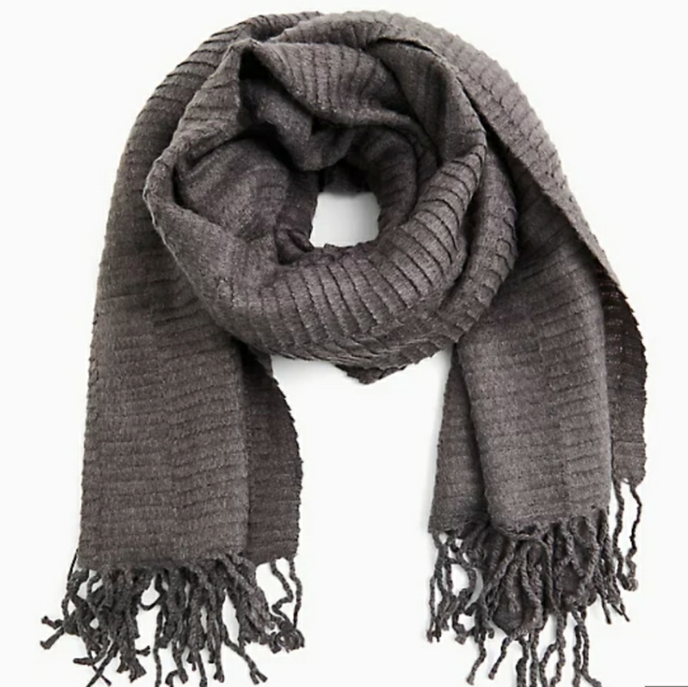 🆕GREY TEXTURED FRINGE SCARF